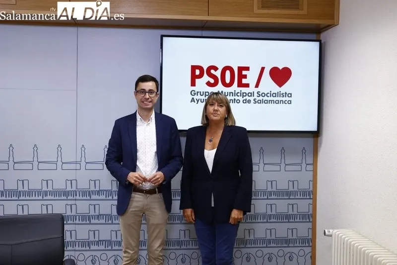 Rueda de prensa del portavoz del Grupo Municipal Socialista, José Luis Mateos, y la concejala María García. Foto de David Sañudo