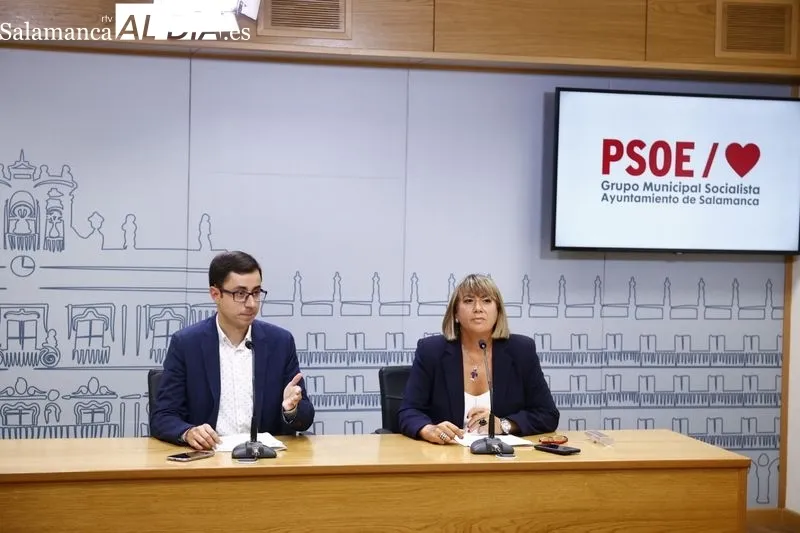 Rueda de prensa del portavoz del Grupo Municipal Socialista, José Luis Mateos, y la concejala María García. Foto de David Sañudo