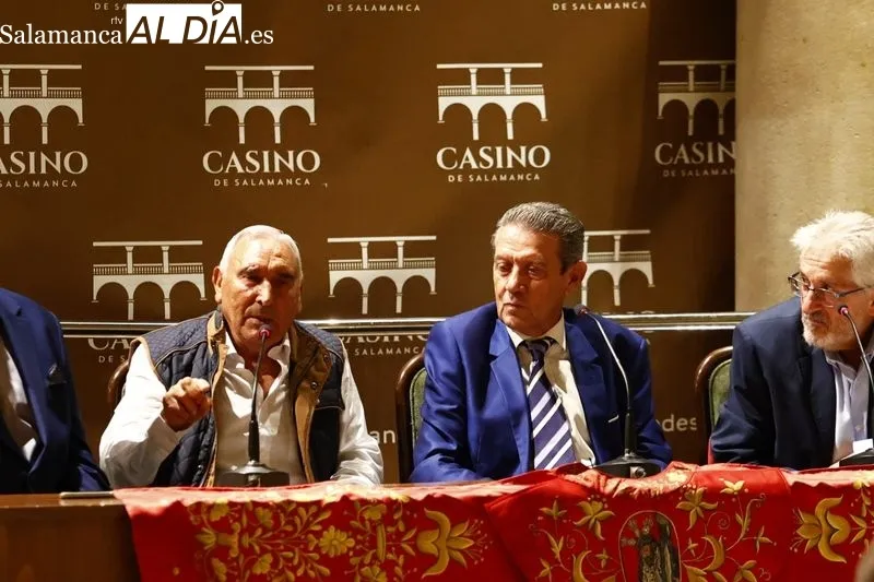 Homanaje a Ángel Pascual Mezquita por el 50 aniversario de su alternativa | Fotos: David Sañudo