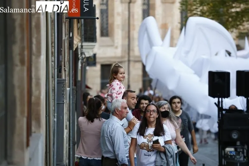 El pasacalles ‘Drakarys’ por el centro de la ciudad | Fotos: David Sañudo