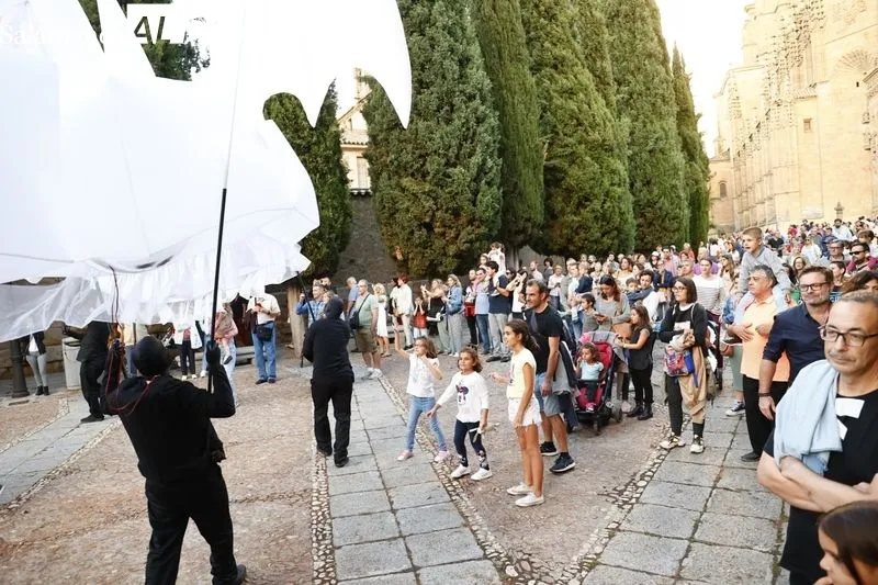El pasacalles ‘Drakarys’ por el centro de la ciudad | Fotos: David Sañudo