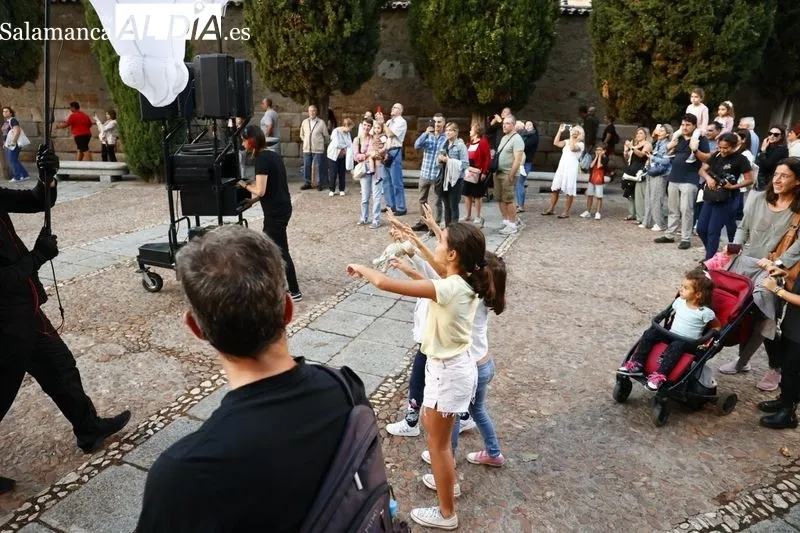 El pasacalles ‘Drakarys’ por el centro de la ciudad | Fotos: David Sañudo