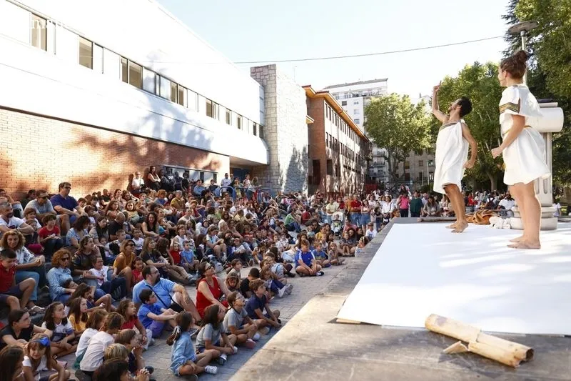 Teatro familiar 'Leyendas fantásticas (o el arte nuevo de tener razón)'  en La Alamedilla | Fotos: David Sañudo