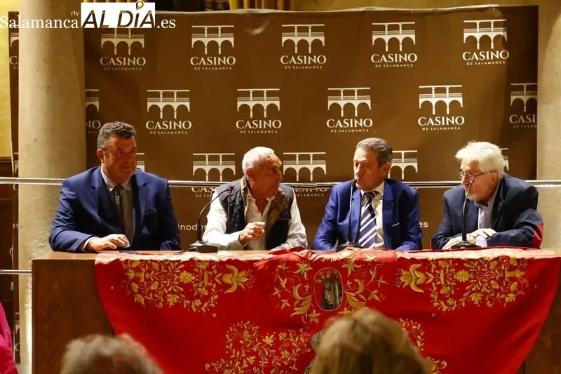 Homanaje a Ángel Pascual Mezquita por el 50 aniversario de su alternativa | Fotos: David Sañudo
