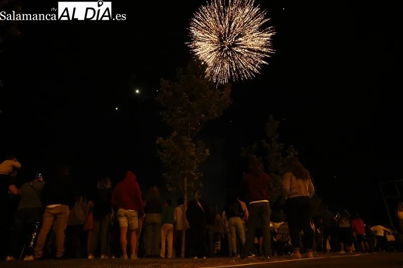 Espectáculo de fuegos artificiales en el Puente Romano | Fotos: David Sañudo