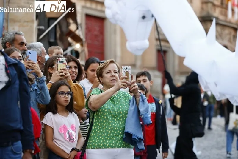 El pasacalles ‘Drakarys’ por el centro de la ciudad | Fotos: David Sañudo