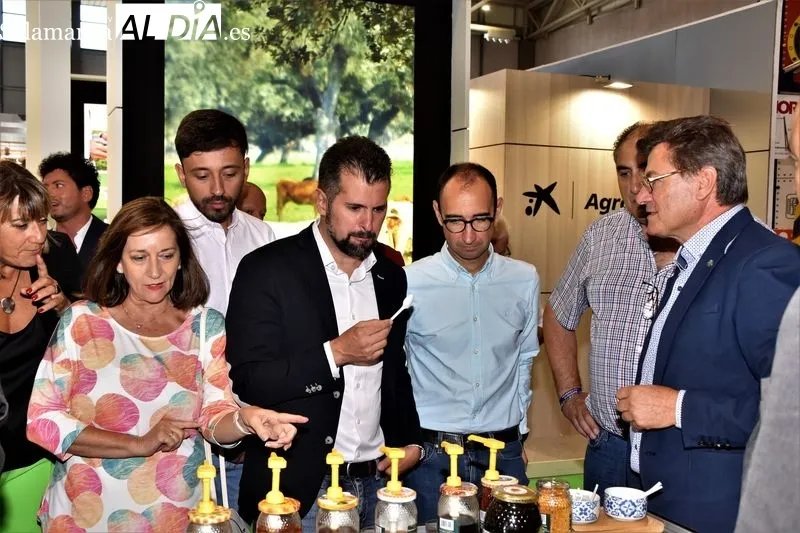 Visita a Salamaq del secretario general del PSCyL, Luis Tudanca