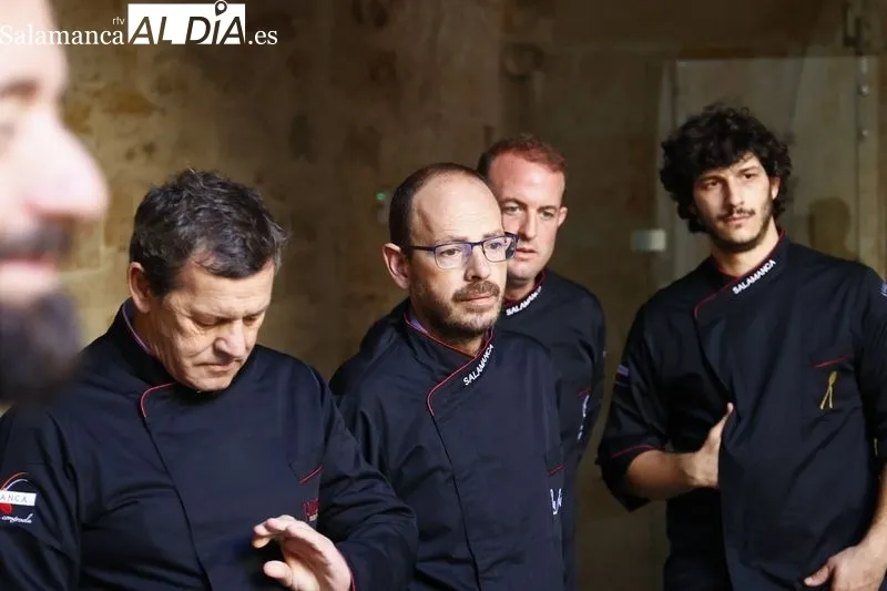 Presentación en el Torreón de los Anaya de la Salamanca de la oferta gastronómica y de restauración que llevará Salamanca a la San Sebastián Gastronomika. Foto de David Sañudo