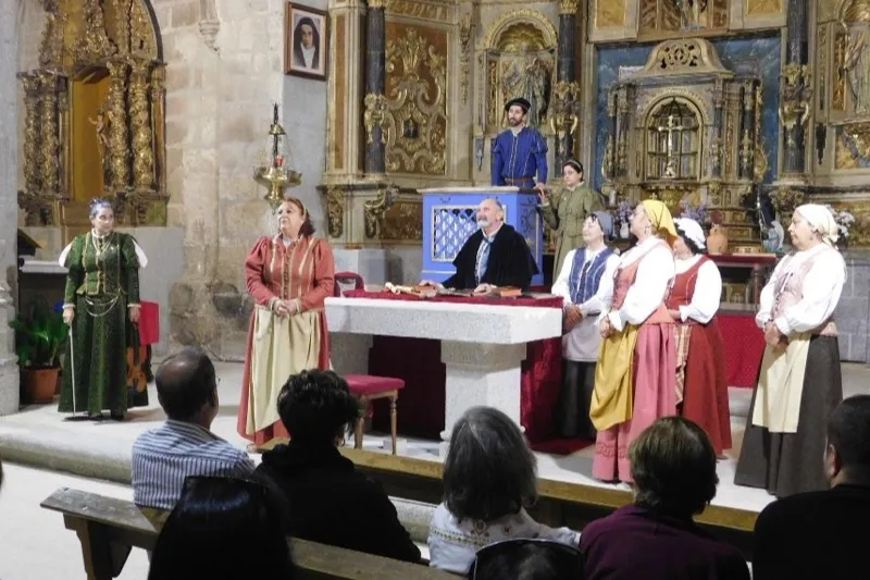 Mancera de abajo acogía la obra ‘Buscando a Nebrija’ del grupo Lazarillo de Tormes 