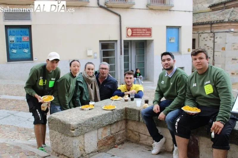 Foto 20 - 300 raciones de paella: momento de reponer fuerzas