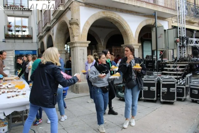 Foto 14 - 300 raciones de paella: momento de reponer fuerzas
