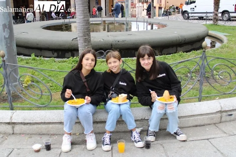 Foto 5 - 300 raciones de paella: momento de reponer fuerzas