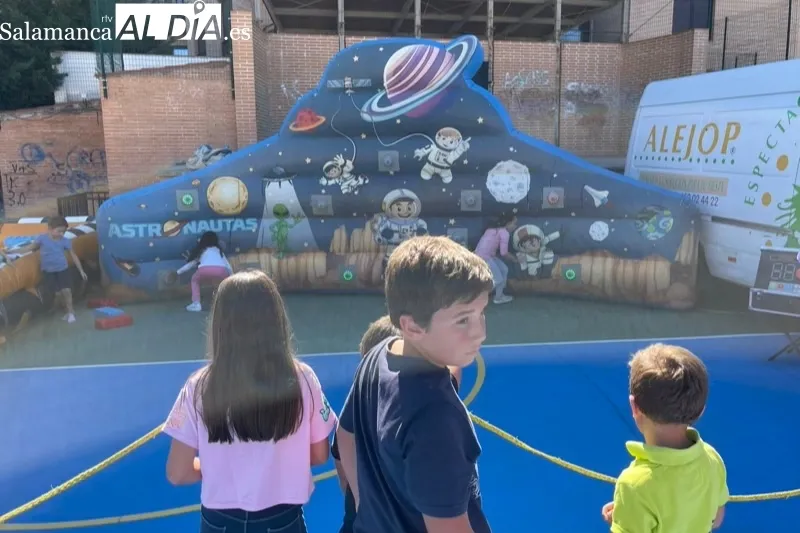 El gran parque infantil era protagonista del domingo de fiestas patronales