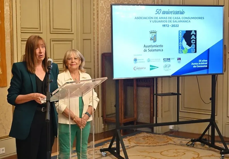 Presentación en el Ayuntamiento del 50 aniversario de la Asociación de Amas de Casa, Consumidores y Usuarios y el 25 aniversario de la Junta Arbitral de Consumo