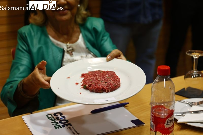 Foto de archivo de la final de la décima edición del certamen ‘La mejor hamburguesa de Salamanca’, organizado por la Asociación de Empresarios Salmantinos de Productos Cárnicos (AESCARNE).