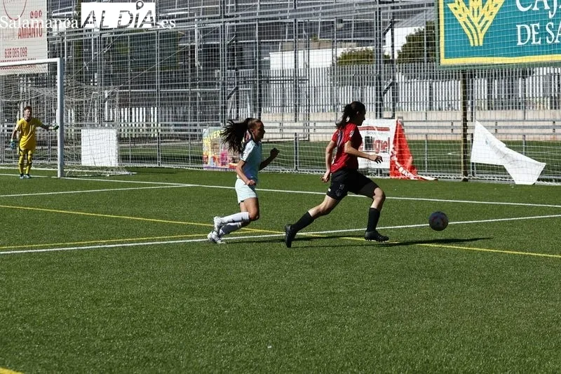 Foto 12 - El Salamanca FF 'pincha' y sufre su primera derrota de la 22/23 a manos de Las Rozas (0-4)