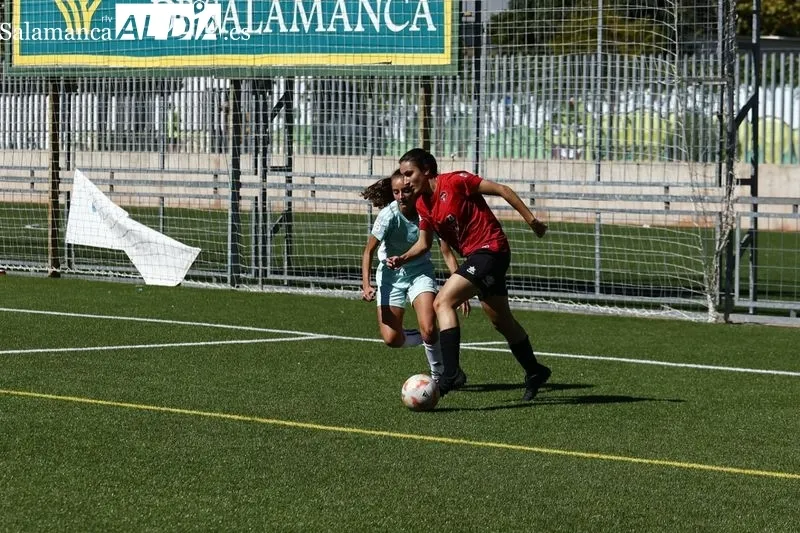 Foto 11 - El Salamanca FF 'pincha' y sufre su primera derrota de la 22/23 a manos de Las Rozas (0-4)