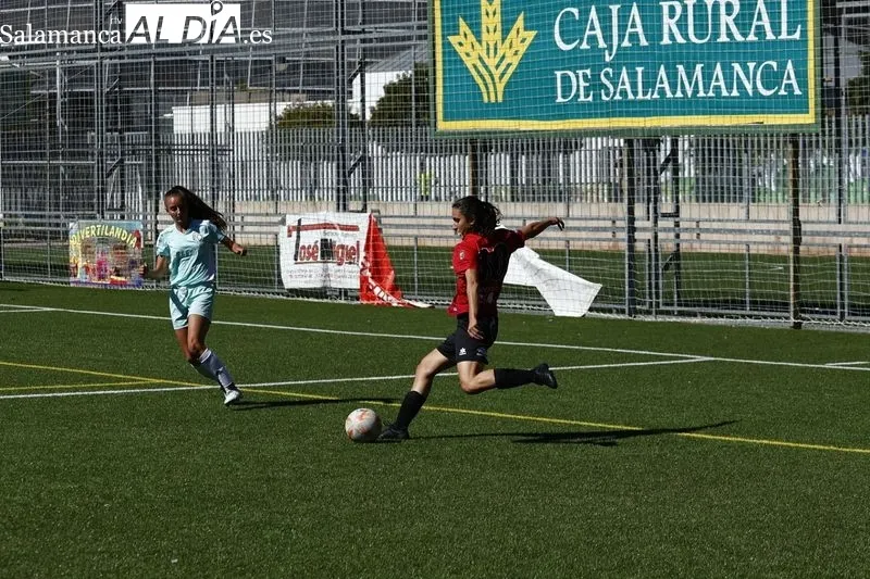 Foto 10 - El Salamanca FF 'pincha' y sufre su primera derrota de la 22/23 a manos de Las Rozas (0-4)