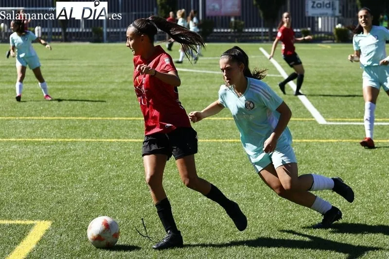 Foto 9 - El Salamanca FF 'pincha' y sufre su primera derrota de la 22/23 a manos de Las Rozas (0-4)