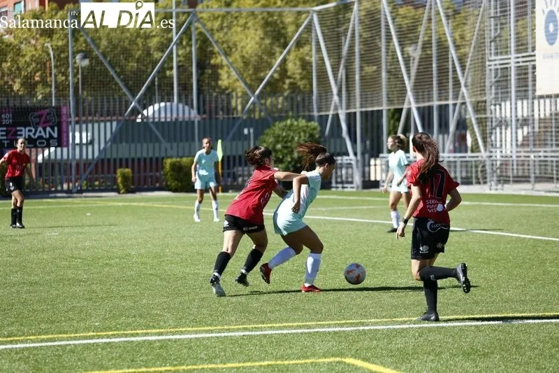 Foto 8 - El Salamanca FF 'pincha' y sufre su primera derrota de la 22/23 a manos de Las Rozas (0-4)