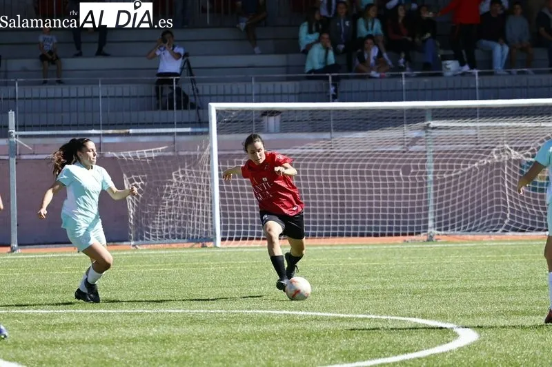 Foto 4 - El Salamanca FF 'pincha' y sufre su primera derrota de la 22/23 a manos de Las Rozas (0-4)