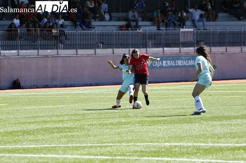 Foto 3 - El Salamanca FF 'pincha' y sufre su primera derrota de la 22/23 a manos de Las Rozas (0-4)