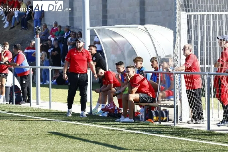 Foto 18 - El Santa Marta se impone a Unionistas en un derbi repleto de goles (2-4)
