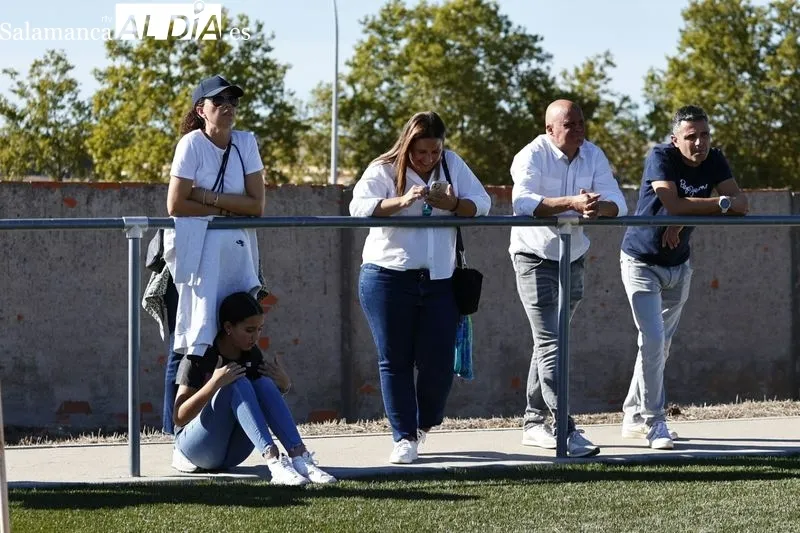 Foto 16 - El Santa Marta se impone a Unionistas en un derbi repleto de goles (2-4)