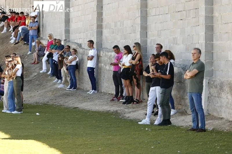 Foto 12 - El Santa Marta se impone a Unionistas en un derbi repleto de goles (2-4)