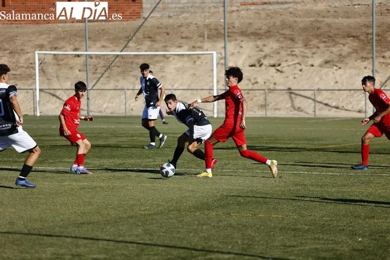 Foto 5 - El Santa Marta se impone a Unionistas en un derbi repleto de goles (2-4)