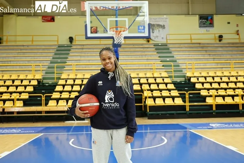 Foto 11 - Moriah Jefferson, presentada como "una de las jugadoras que el Perfumer&iacute;as Avenida siempre quiere tener"
