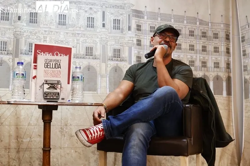 César Pérez Gellida, este miércoles en Salamanca presentando su nueva novela