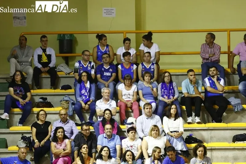Foto 5 - La Marea Azul, fiel a su cita con el Perfumer&iacute;as Avenida una temporada m&aacute;s