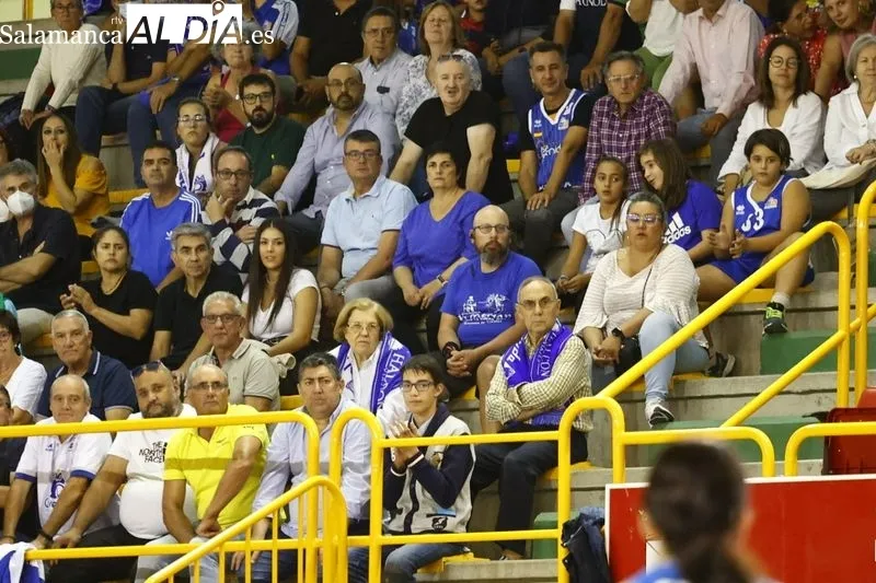 Foto 4 - La Marea Azul, fiel a su cita con el Perfumer&iacute;as Avenida una temporada m&aacute;s
