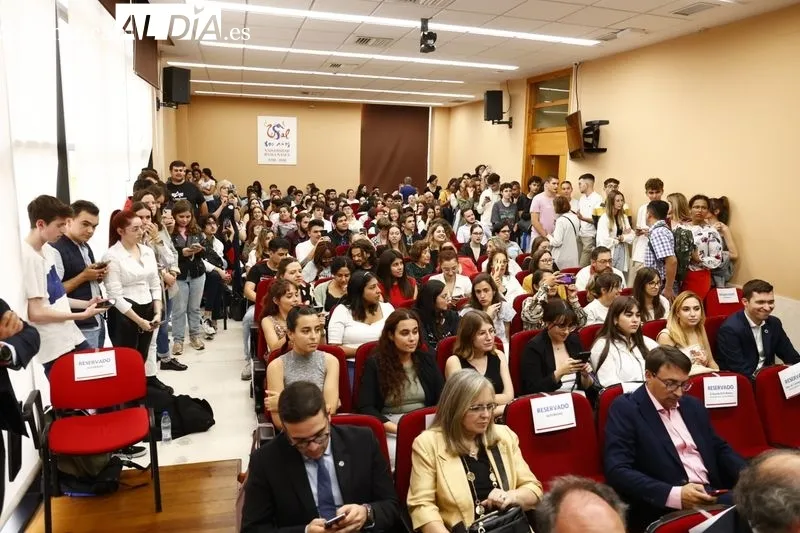 Acto en la Facultad de Derecho con la presencia del expresidente Rodríguez Zapatero