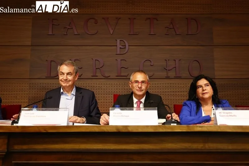 Acto en la Facultad de Derecho con la presencia del expresidente Rodríguez Zapatero