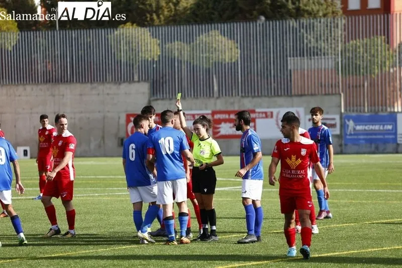 Foto 10 - El Navega gana al Trinitarios para no perder comba en la pelea por el liderato en Provincial (3-0)