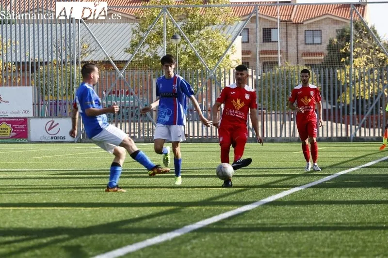 Foto 2 - El Navega gana al Trinitarios para no perder comba en la pelea por el liderato en Provincial (3-0)