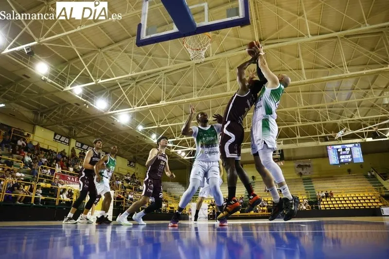 Foto 4 - El CB Tormes inicia su etapa en LEB Plata cayendo en casa frente a La Roda (77-86)