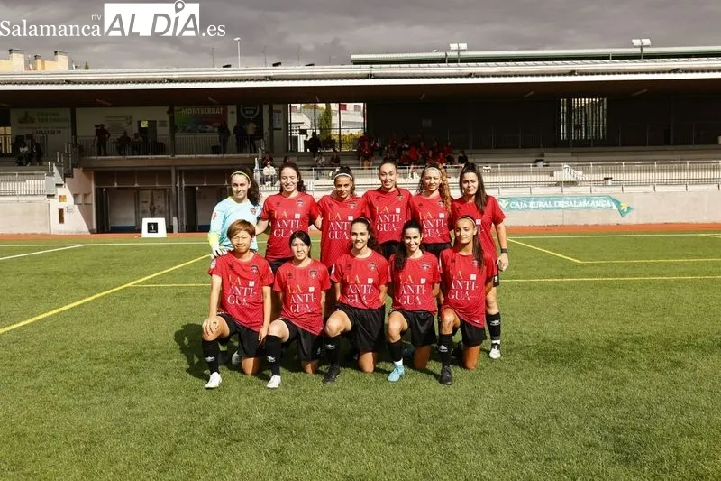 Foto 16 - Susto en el Del Bosque: una jugadora del Salamanca FF recibe un fuerte golpe y se llega a pedir la asistencia de una ambulancia