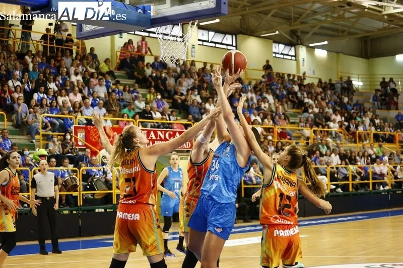 Galería de imágenes del Perfumerías Avenida - Valencia Basket / Fotos: David Sañudo