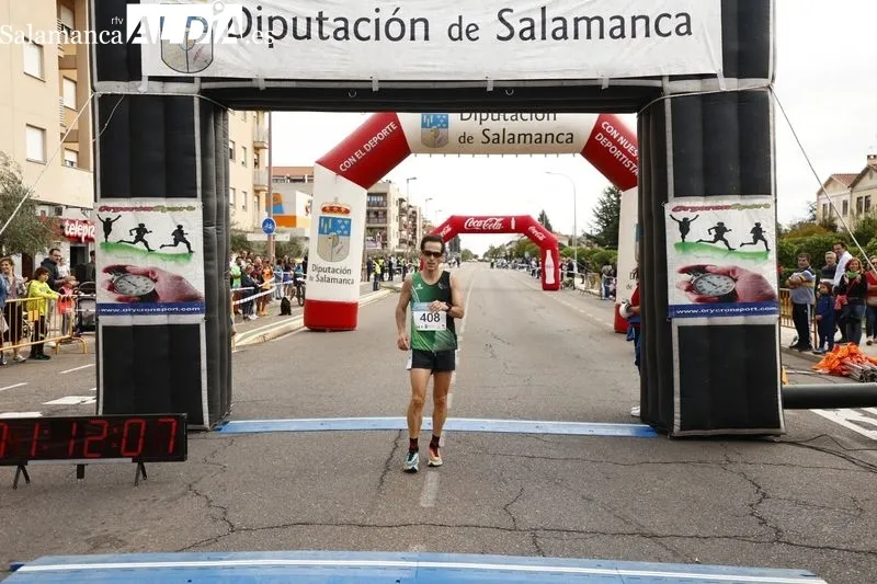 Foto 18 - Carlos Gallego, el m&aacute;s r&aacute;pido en la Media Marat&oacute;n Diputaci&oacute;n