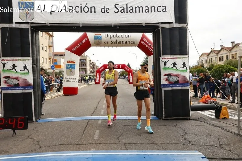 Foto 16 - Carlos Gallego, el m&aacute;s r&aacute;pido en la Media Marat&oacute;n Diputaci&oacute;n