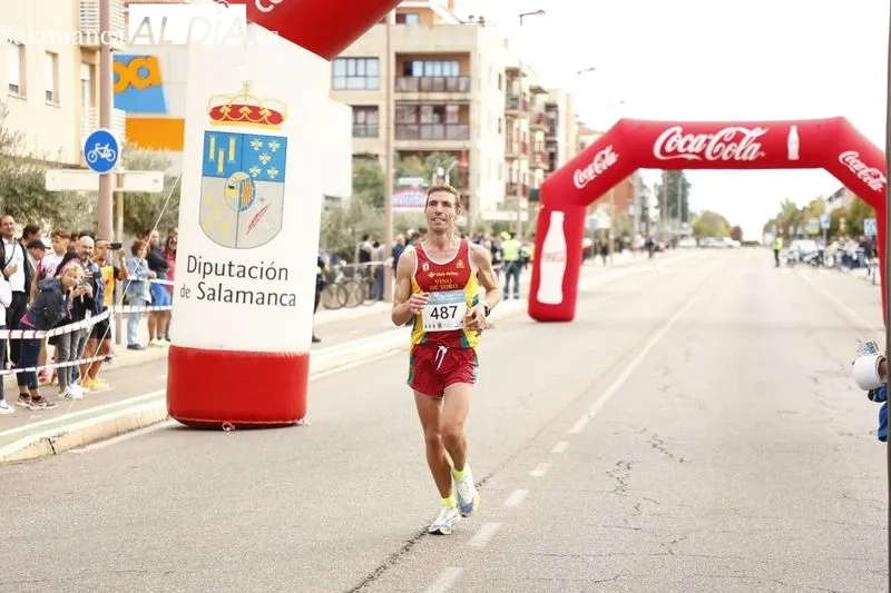 Foto 13 - Carlos Gallego, el m&aacute;s r&aacute;pido en la Media Marat&oacute;n Diputaci&oacute;n