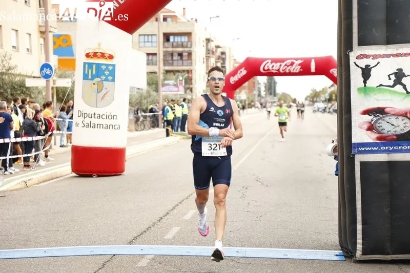 Foto 12 - Carlos Gallego, el m&aacute;s r&aacute;pido en la Media Marat&oacute;n Diputaci&oacute;n