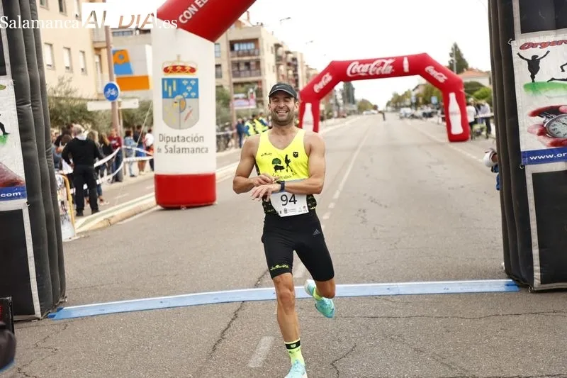 Foto 6 - Carlos Gallego, el m&aacute;s r&aacute;pido en la Media Marat&oacute;n Diputaci&oacute;n