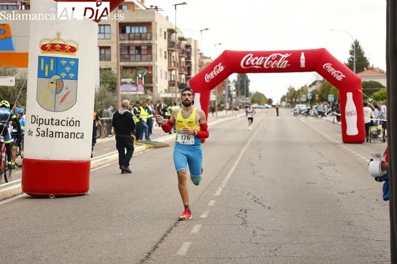 Foto 5 - Carlos Gallego, el m&aacute;s r&aacute;pido en la Media Marat&oacute;n Diputaci&oacute;n