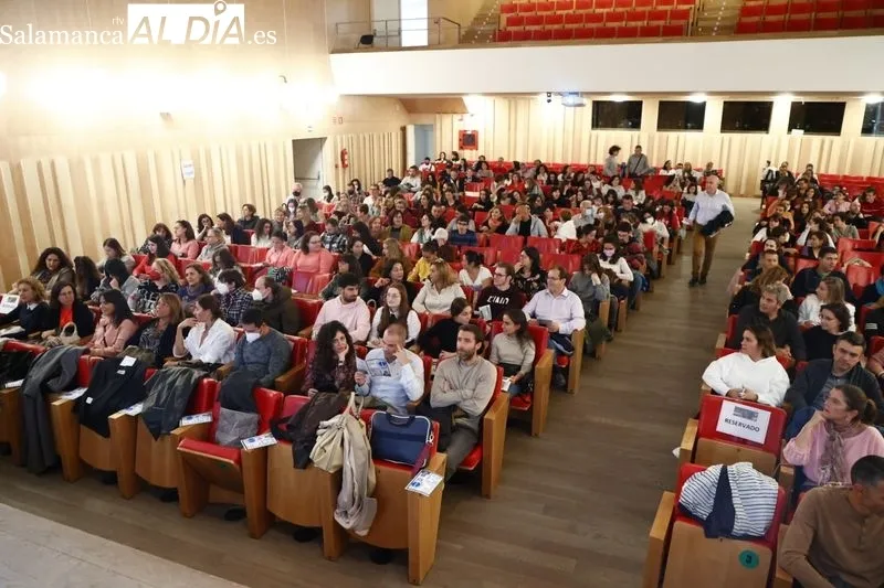 Conferencia 'Enseñar desde el cerebro que aprende', actividad organizada por CSIF en Salamanca. Fotos: David Sañudo
