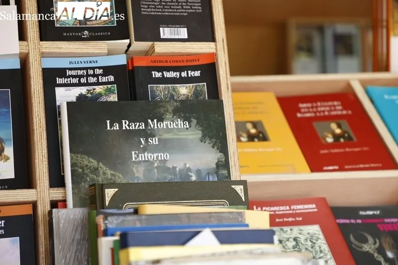 Primer día de la La Feria del Libro Antiguo y de Ocasión. Fotos: David Sañudo