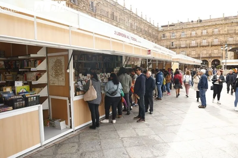 Primer día de la La Feria del Libro Antiguo y de Ocasión. Fotos: David Sañudo